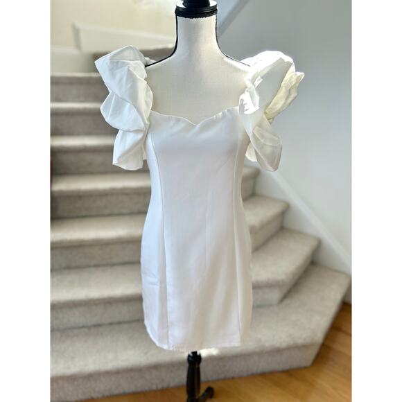 NWT Idem Ditto White Oversize Puff Sleeve Mini Sheath Dress - Picture 2 of 8